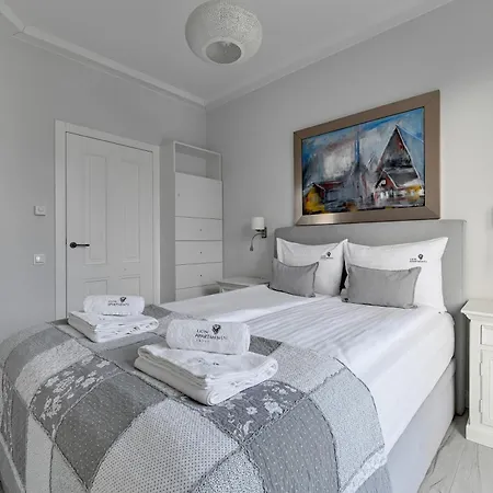 Toskania Light & Spacious Family With Parking By Lion Апартаменты *